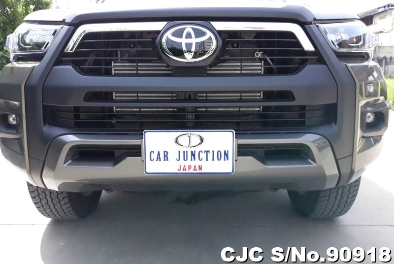 Toyota Hilux in Metallic Bronze Oxide for Sale Image 9
